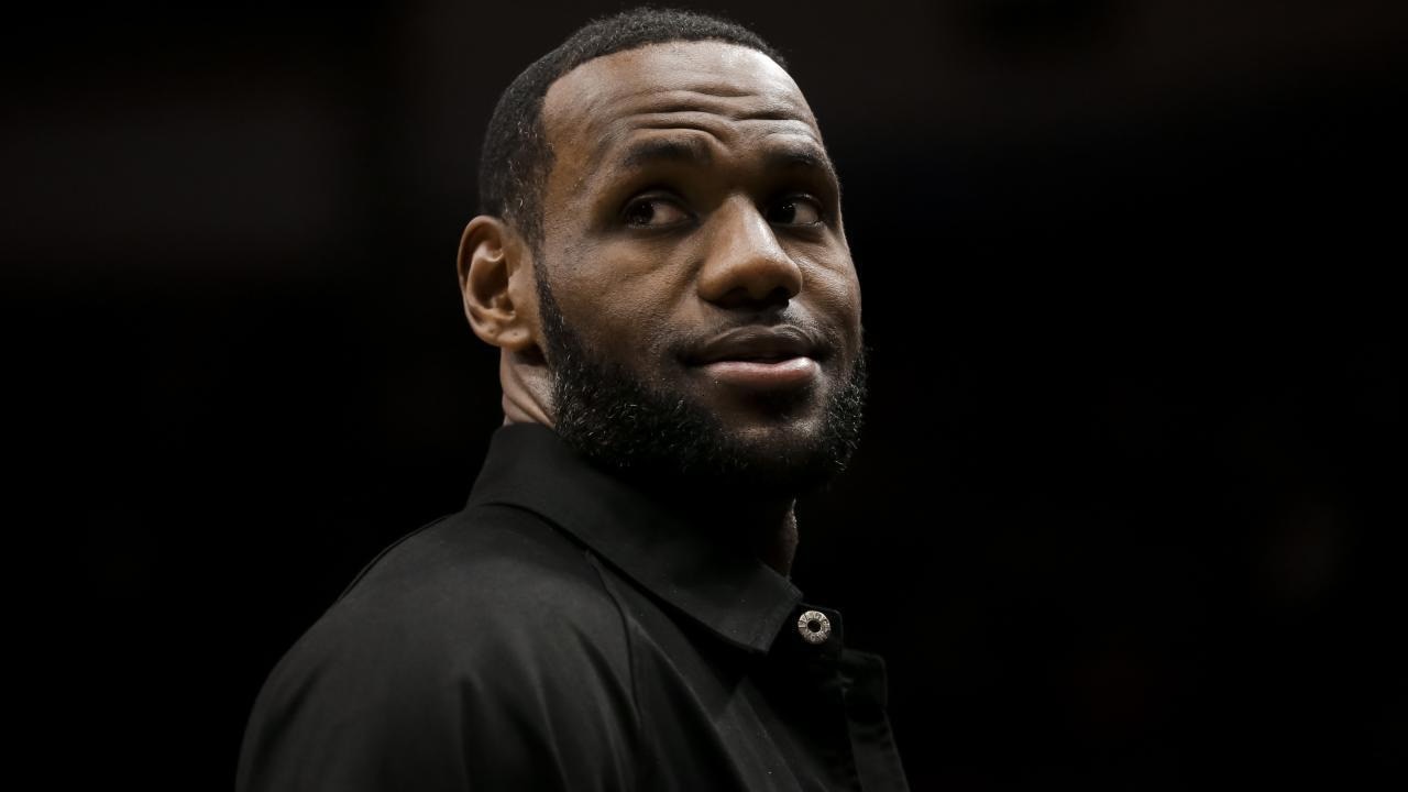 レブロン ジェームズはマジック ジョンソン氏の去り方に不満 Nba Rakuten レブロン ジェームズはマジック ジョンソン氏の去り方に不満 Nba Rakuten