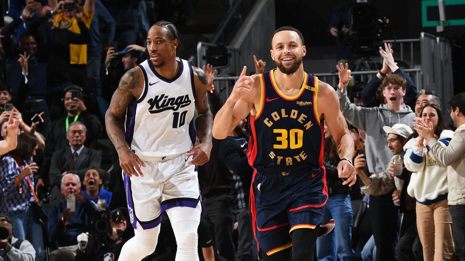 ひ*で様 ステフィン・カリー（Stephen Curry）　3p4000本達成記 ウォリアーズのステフィン・カリーが史上初めて3ポイント成功数