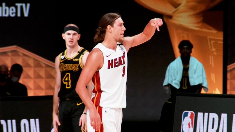スター選手を支えるロールプレイヤーに注目 Nbaファイナル第5戦 ステップアップするのは誰だ 大柴壮平コラム Vol 54 Nba Rakuten スター選手を支えるロールプレイヤーに注目 Nbaファイナル第5戦 ステップアップするのは誰だ 大柴壮平コラム Vol 54 Nba Rakuten