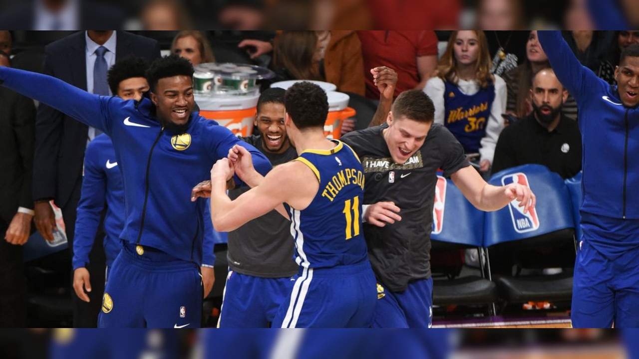 クレイ トンプソンが試合開始から10本連続でスリーポイントシュートを成功 Nba Rakuten クレイ トンプソンが試合開始から10本連続でスリーポイントシュートを成功 Nba Rakuten
