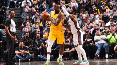 レイカーズ 対 ネッツ Nba レイカーズ全試合ライブ中継日程 日本時間 一覧 ネット動画配信を無料でフル視聴する方法も